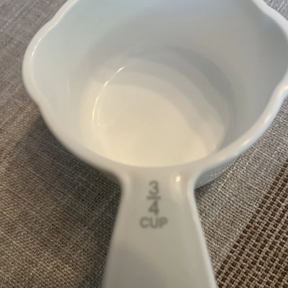 New White Tupperware Classic Curved Handle 3/4 Replacement Measuring Cup